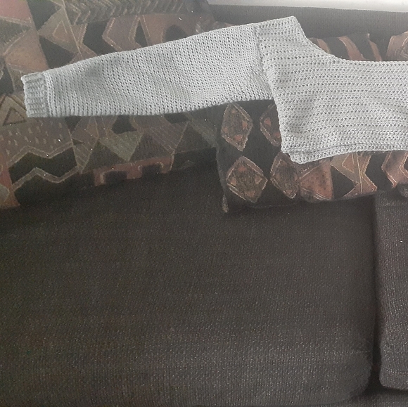 Handmade crochet crop top sweater - Picture 3 of 3